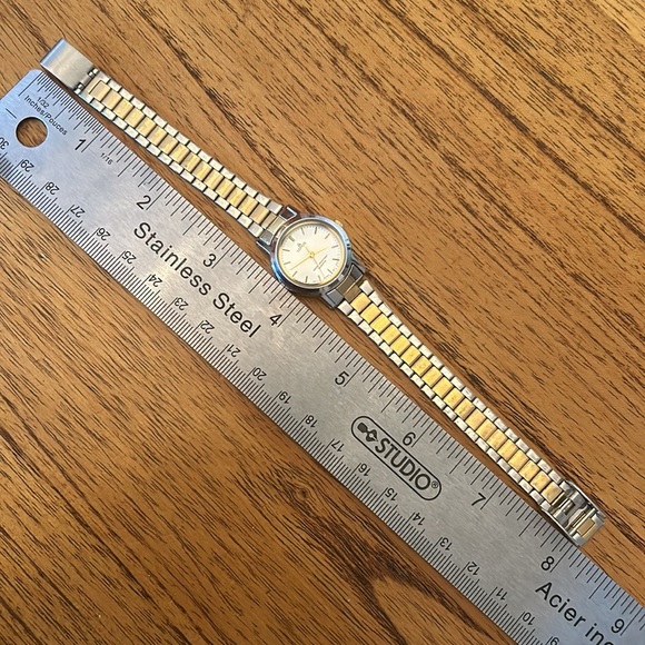 Ladies Lorus Watch - gold and silver toned - Picture 7 of 14